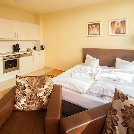 Amc Apartments Bundesallee-2