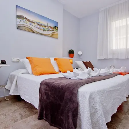 Barcelona City Seven Hostal-3