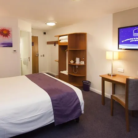 Premier Inn London Docklands Excel-3