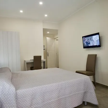 Six Rooms-3