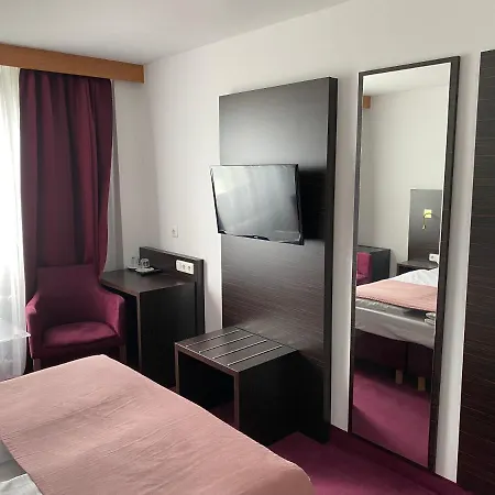 Hotel Montree-2