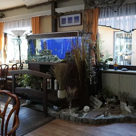 Hotel Garni Am Deich-2