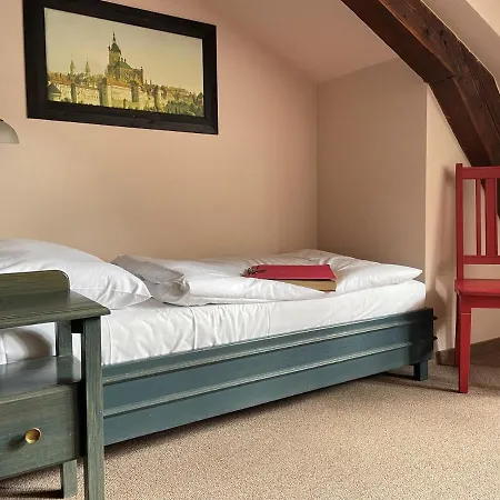U Cervene Zidle - Red Chair Hotel-3