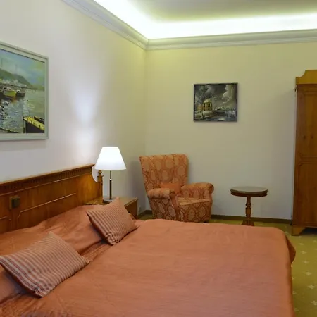 Bristol Kralovska Vila-2