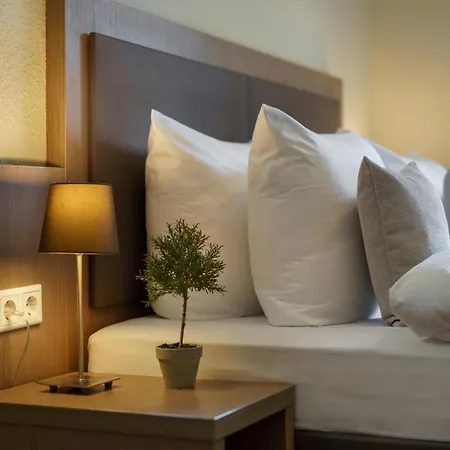 Novum Hotel Alster Hamburg St. Georg-3