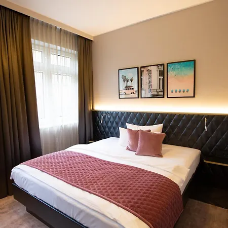 Boutique Hotel Poppenbütteler Hof-2