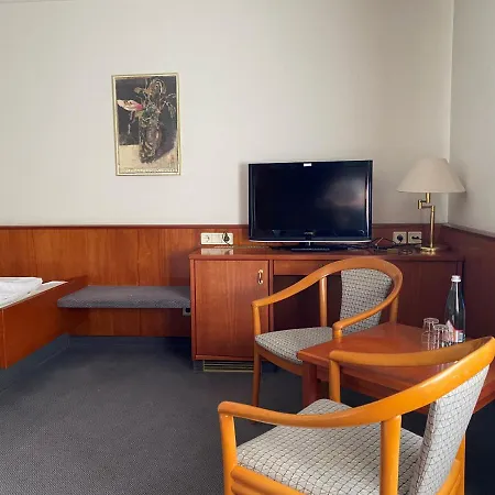 Hotel Schwärs Löwen Freiburg-3