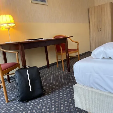 Hotel Tabor Rooms-3