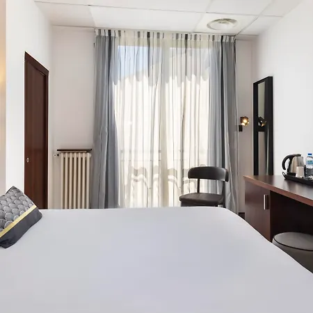 Hotel Locarno Nice-3