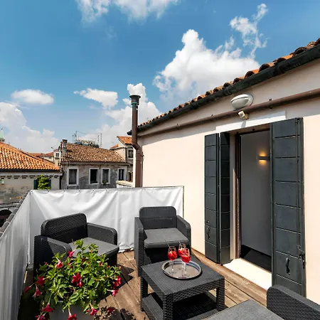 Palazzo Schiavoni Residenza D'Epoca & Suite-Apartments-2