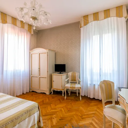 Palazzo Guardi-3