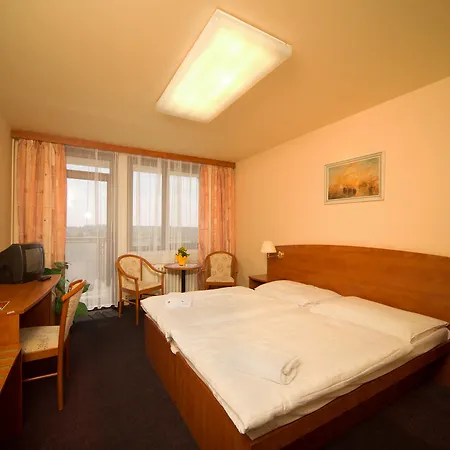 Hotel Krystal-2
