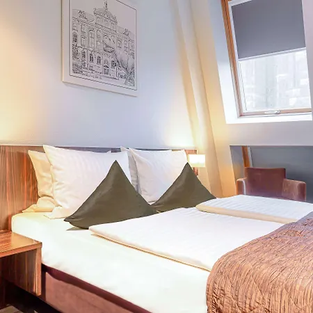 Ramada By Wyndham Frankfurt City Centre-3