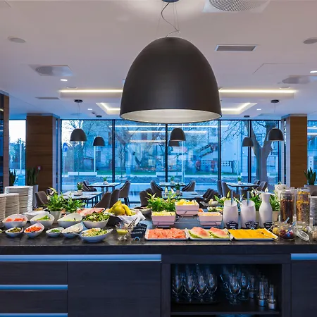 Q Hotel Plus Krakow-2