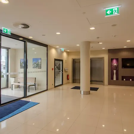 Holiday Inn Express Dusseldorf City-3