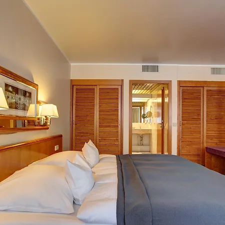 Centro Hotel Residence-3