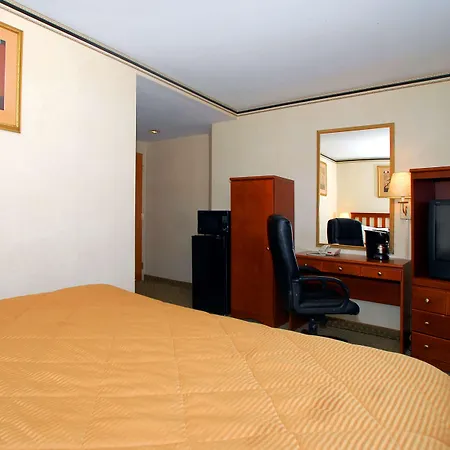 Red Lion Inn & Suites Long Island City-3