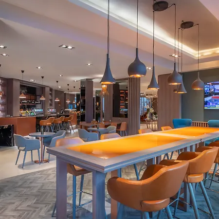 Clayton Hotel Charlemont Dublin City-3