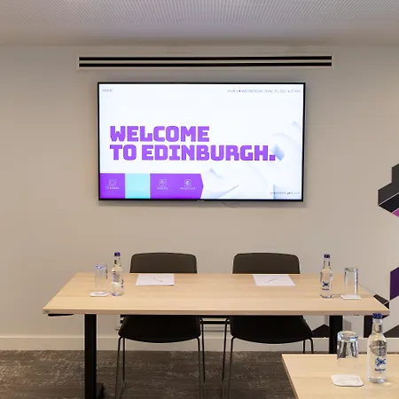YOTEL Edinburgh-3