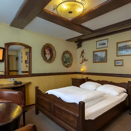 A-Train Hotel-2