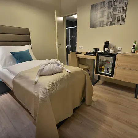 EA Hotel New Town-3