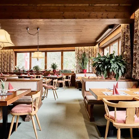 Quality Hosts Arlberg Hotel Garni Mössmer-3