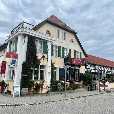 Bahnhofshotel Die Neue Bühne-3