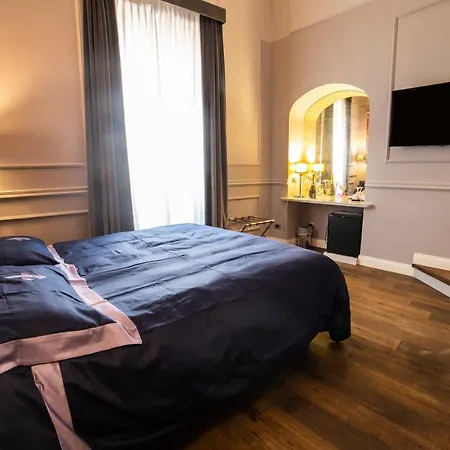 Relais San Lorenzo In Lucina-3