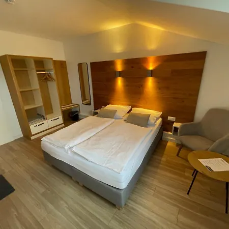 ApartHotel Stadtpark-3
