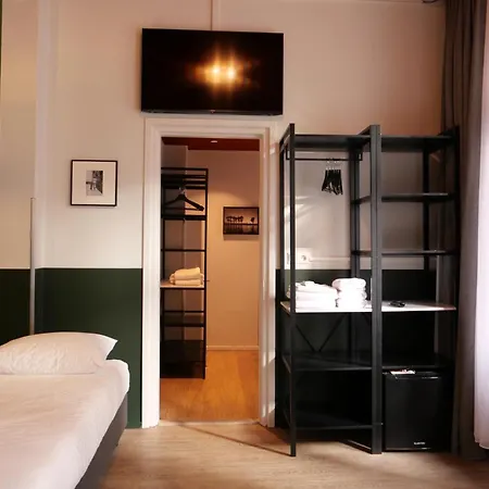 Weber Hotel 117-3