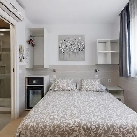 Hostal House-3