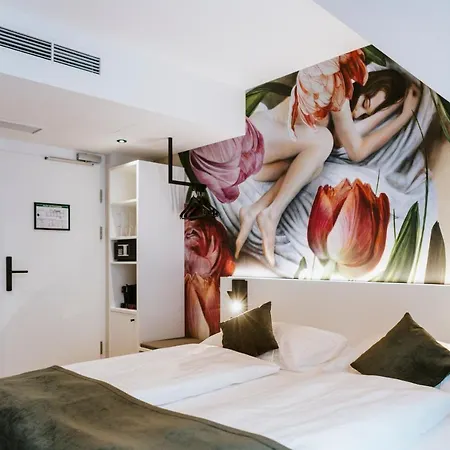 Art-Inn-2