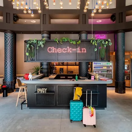 Moxy The Hague-2