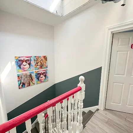 Pink Door Guesthouse-3