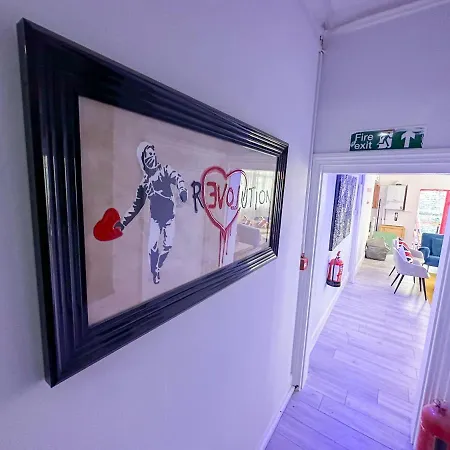 Pink Door Guesthouse-2