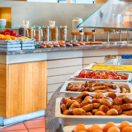 Leonardo Hotel Hamburg Airport-3