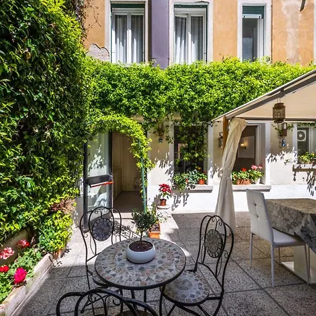 Hotel Apostoli Garden-3