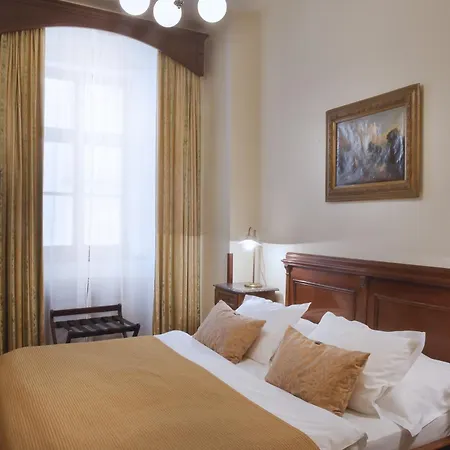 Grand Hotel Praha-3