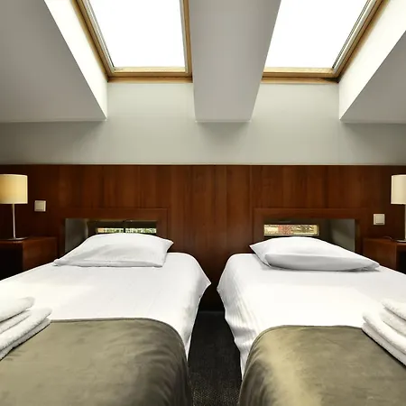 Hotel Downtown Krakow-3