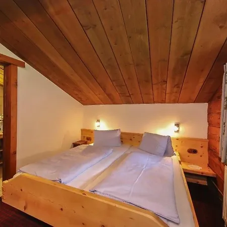 Hochwart Hof Bed&Breakfast-3