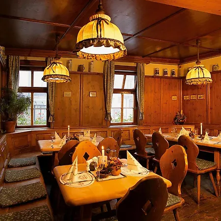 Altdeutsches Gasthaus Roter Hirsch-3
