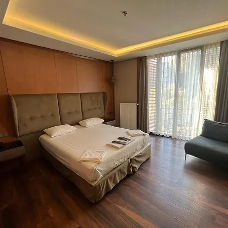 Secret Hotel-3