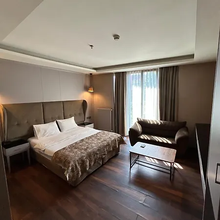 Secret Hotel-2