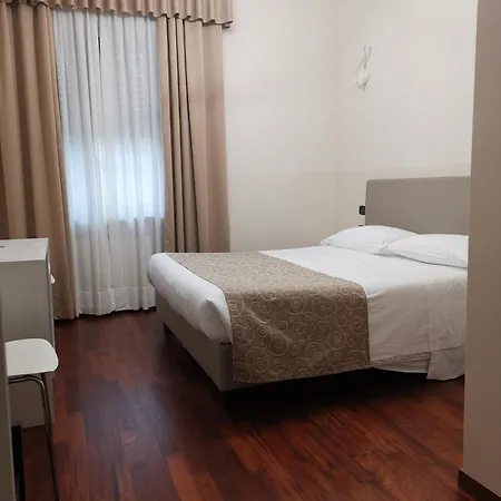 Guesthouse Central Station Group - Via Sammartini 15-2