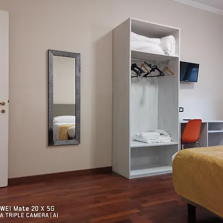 Guesthouse Central Station Group - Via Sammartini 15-3