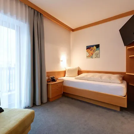 Hotel Pension Kirchplatz-2