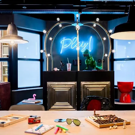 Moxy The Hague-3