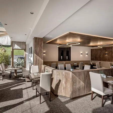 Regina Hotelsuites-3