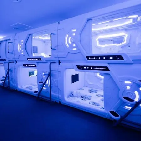 GOOD VIBES ONLY Capsule Hostel Malaga-2