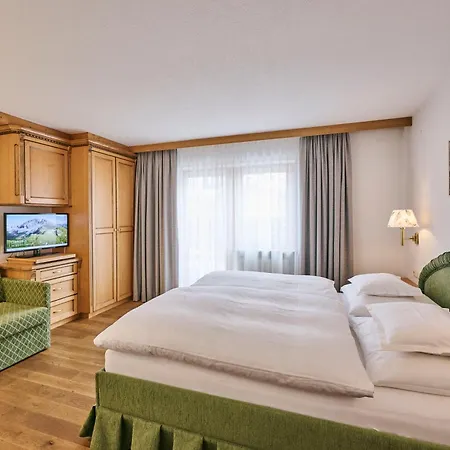 Hotel Garni Sursilva-3